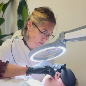 Pourquoi ne pas faire de laser sur le visage ?